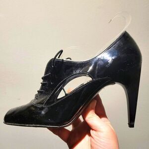 2/$20 Stuart Weitzman black shinny leather heels